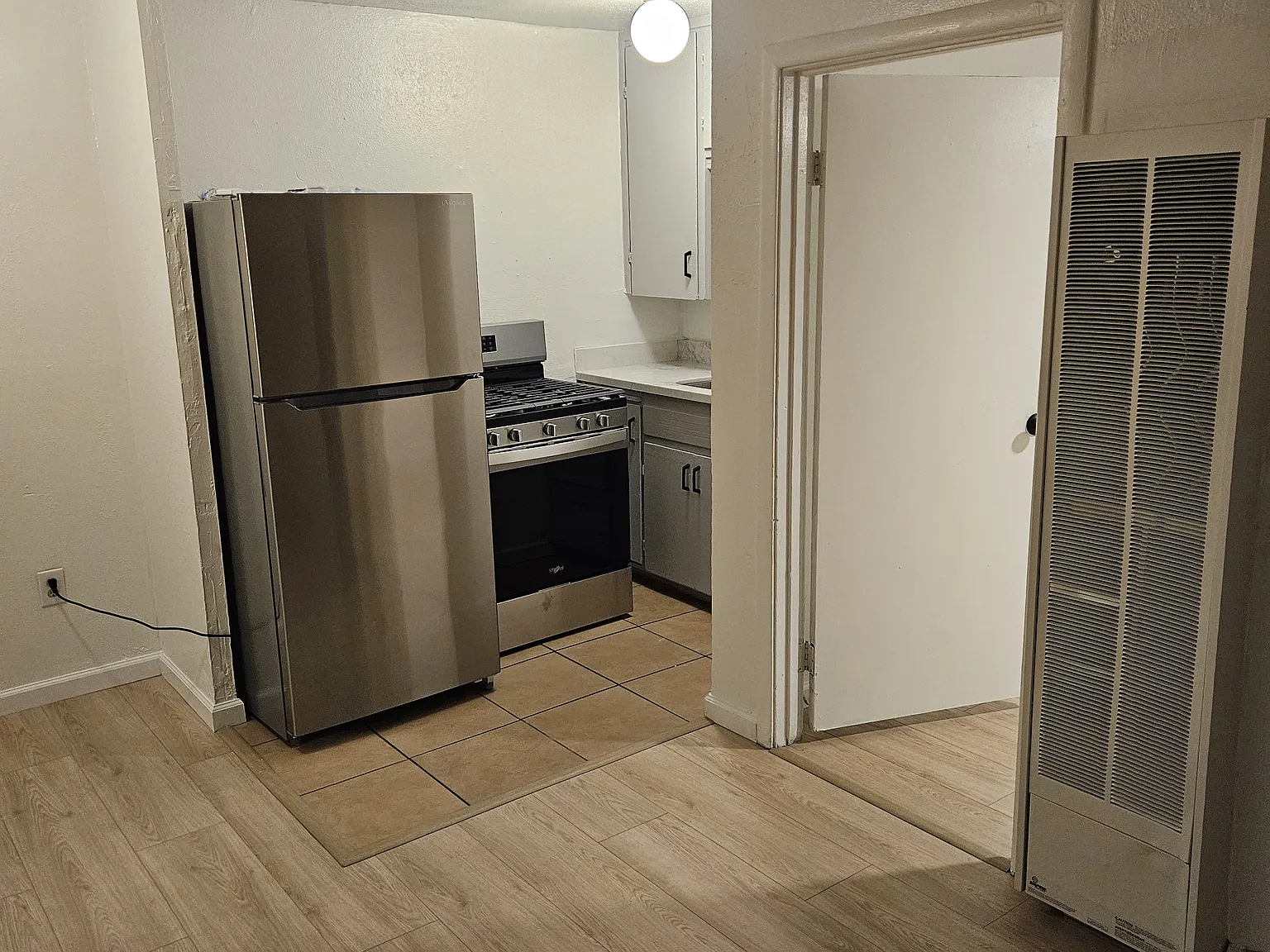 3812 Huron St — Photo 2