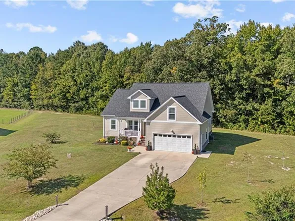104 Smitty Ln, Moyock, NC 27958