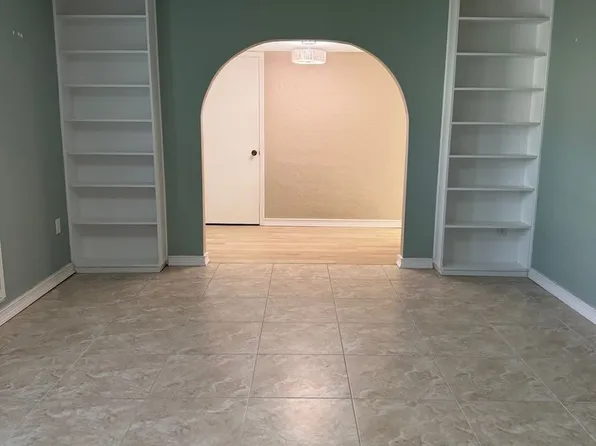 2876 Captiva Dr, Sarasota, FL 34231