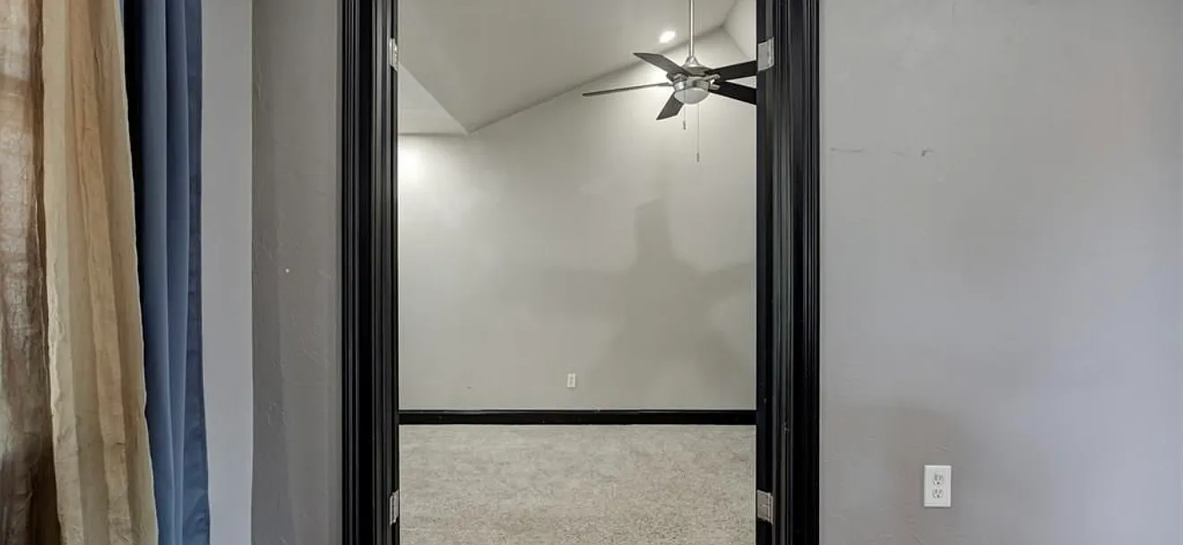 2 bed, 1056 sqft, $1,300 — Photo 4
