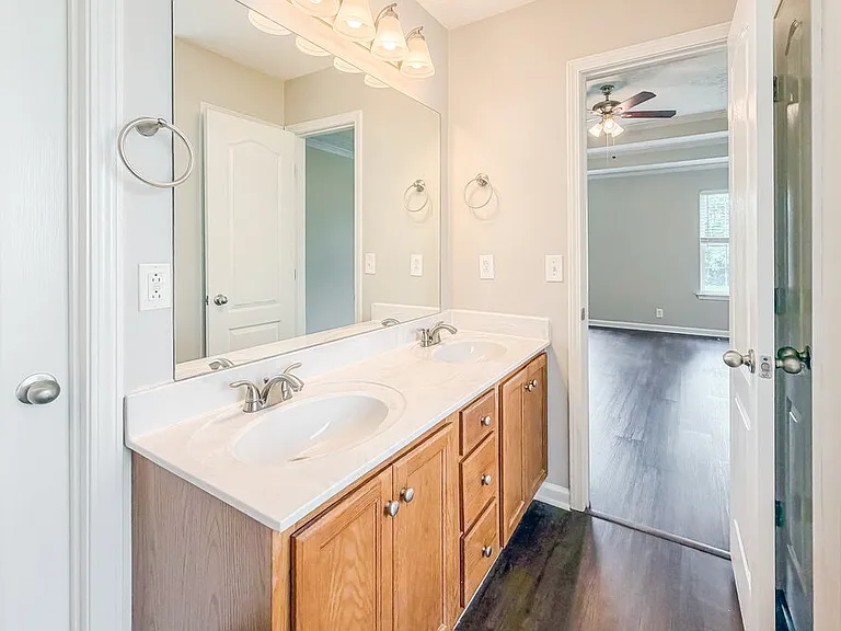2816 Windcrest Trl — Photo 11