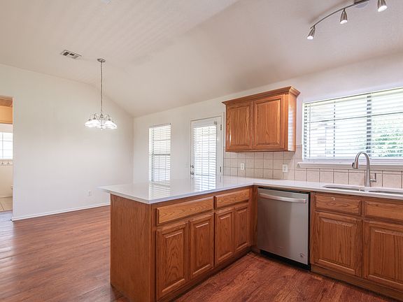 3rd image of 17405 Bronze Ln