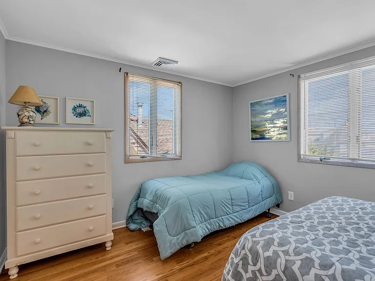 127 Trenton Ave — Photo 24