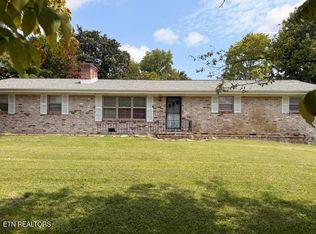 7236 Oakmeade Rd, Powell, TN 37849