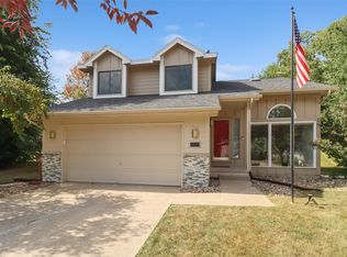 2729 Meadow Point Ct, West Des Moines, IA 50265