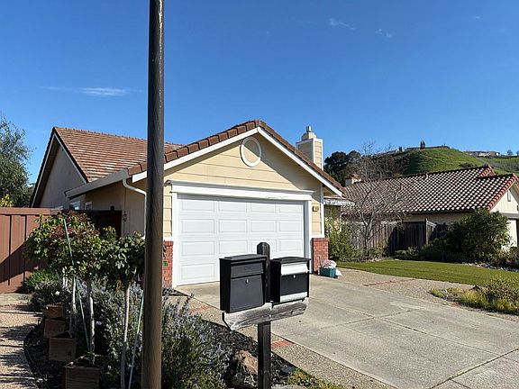 3rd image of 19450 Clement Dr