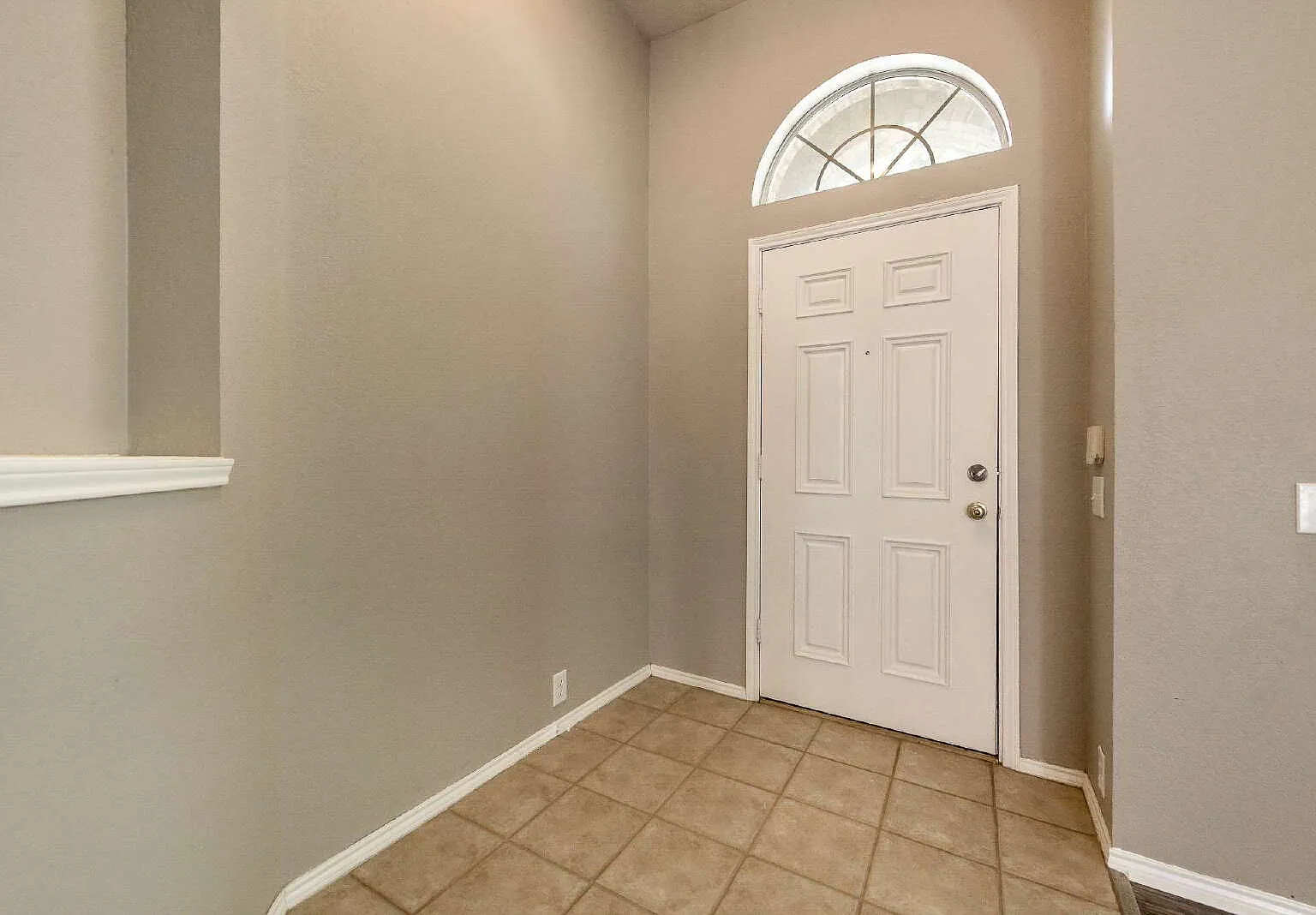 3 bed, 2.0 bath, 1702 sqft, $2,150 — Photo 2