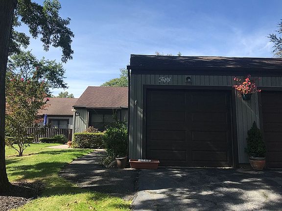 3rd image of 50 Strathmore Gate Dr