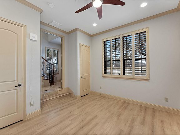 4th image of 7245 Parkwood Blvd