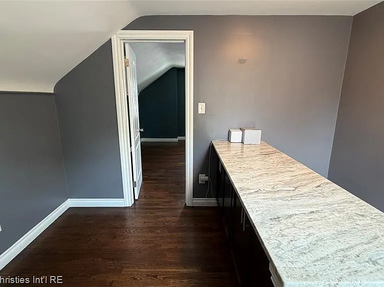 2990 Oakshire Ave — Photo 15