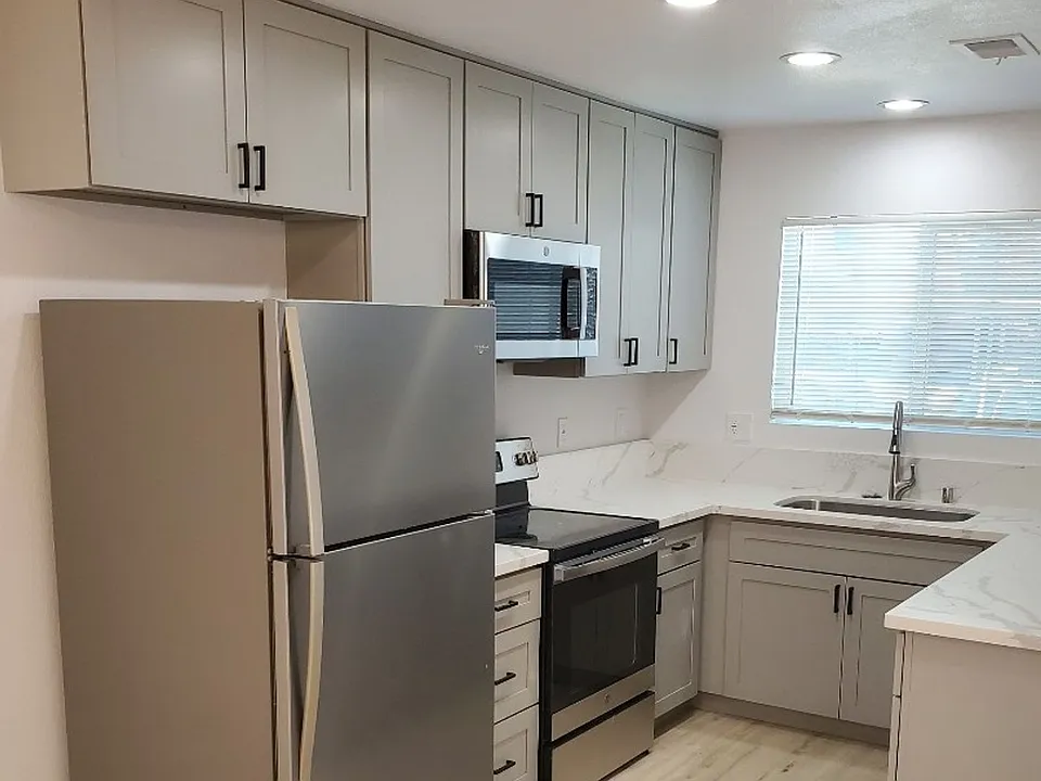 Foothill Manor Townhomes