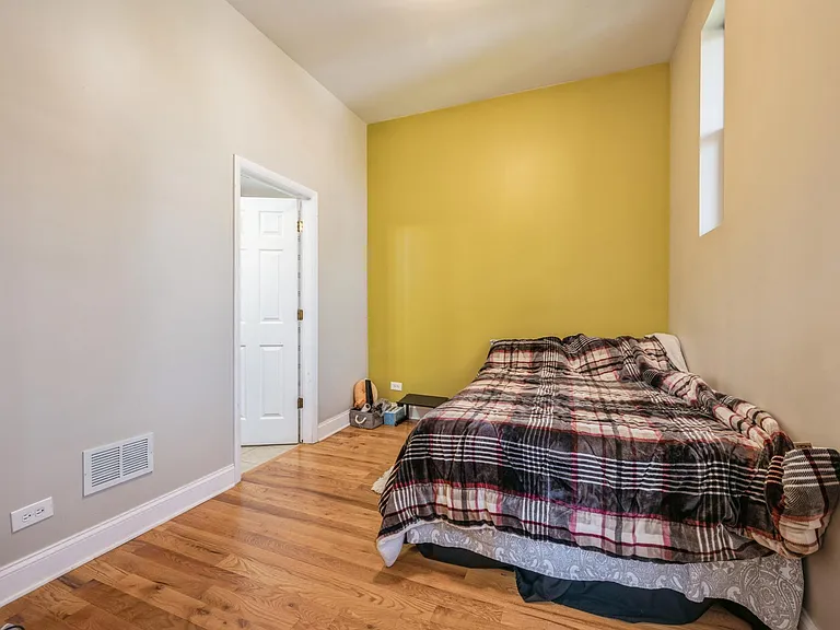 921 S Oakley Blvd #2 — Photo 8