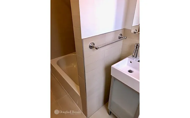 Rented by Douglas Elliman | media 21