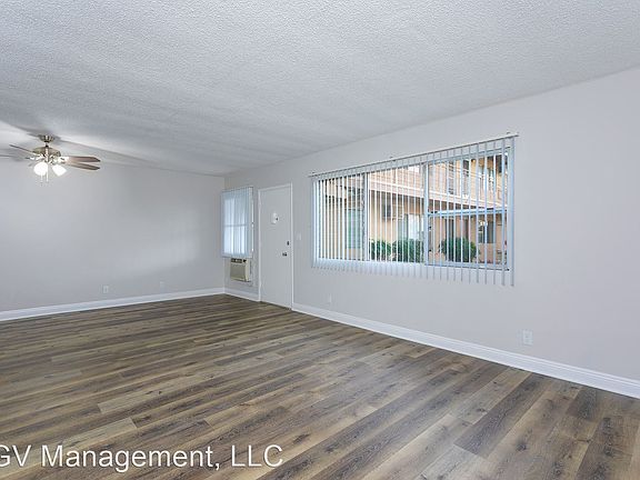 5th image of 209 E Live Oak St #1