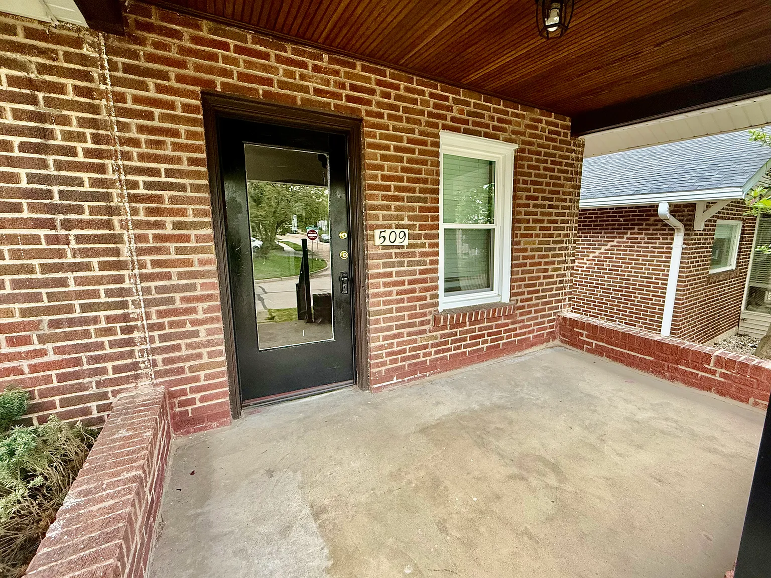 2 bed, 875 sqft, $1,750 — Photo 2
