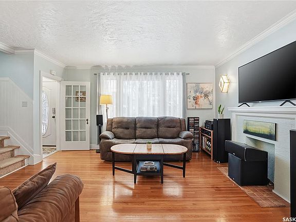5th image of 2221 Athol St