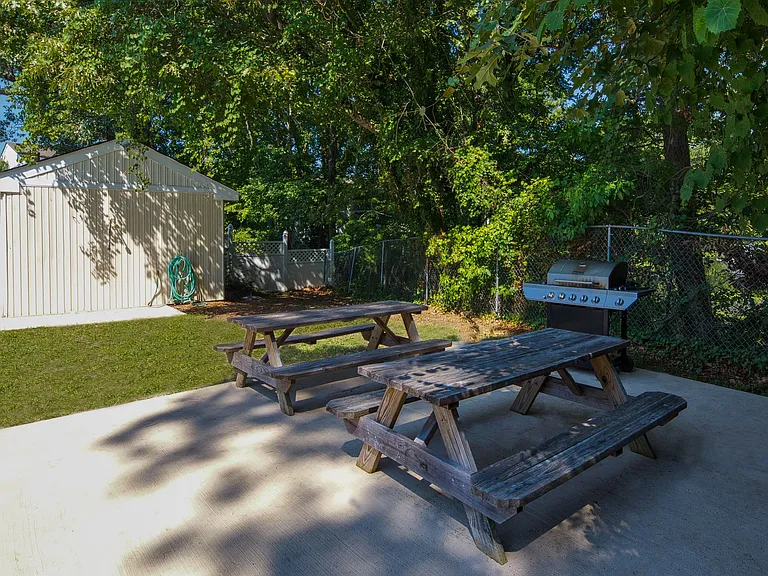 Chapel Lake Apartments — Photo 12