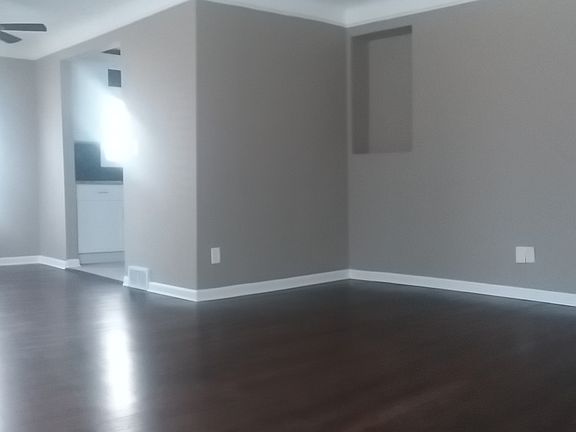 2nd image of 609 Parkside Dr