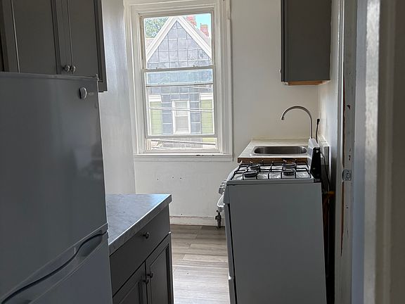 3rd image of 104 E Main St #8