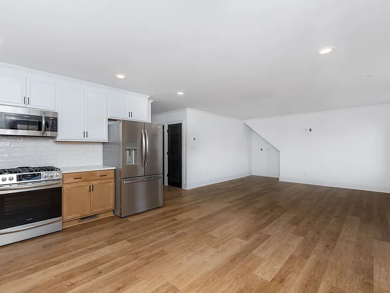 3200 Holly Rd — Photo 8