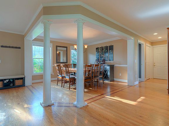 5th image of 135 Cedar Bluff Dr