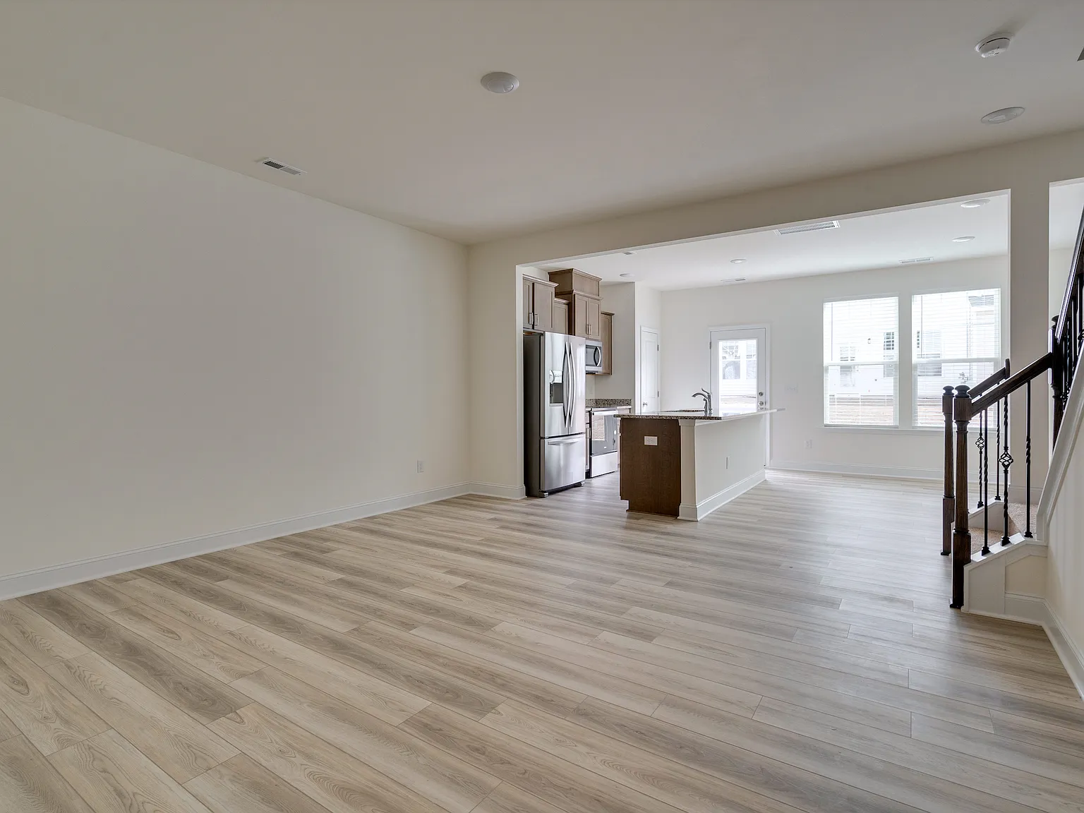 3 bed, 2.5 bath, 1733 sqft, $1,750 — Photo 2