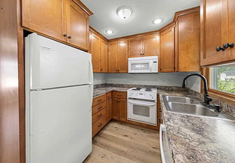 main level kitchen