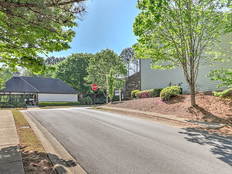 605 Summit Point #A — Photo 52
