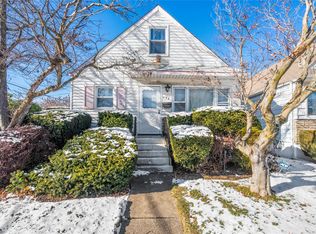 104 Arlington Ave, Valley Stream, NY 11580