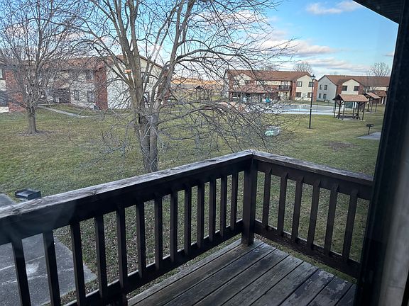 4th image of 208 Woodwind Ct