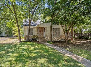 1121 Lexington St, Taylor, TX 76574