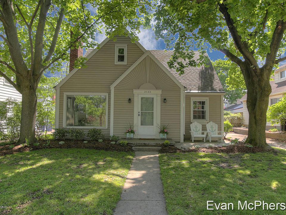 1st image of 2122 Monroe Ave NW