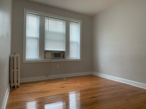 4th image of 1062 W Side Ave #25E