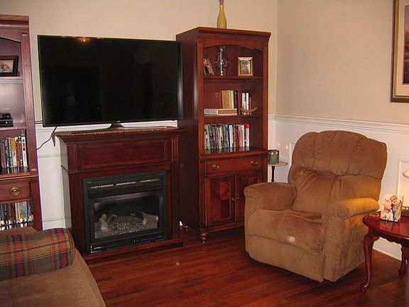 2nd image of 1115 Short St