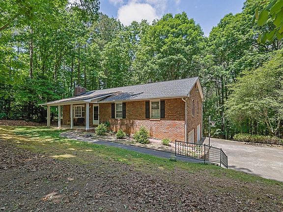 3rd image of 1387 Ridge Rd