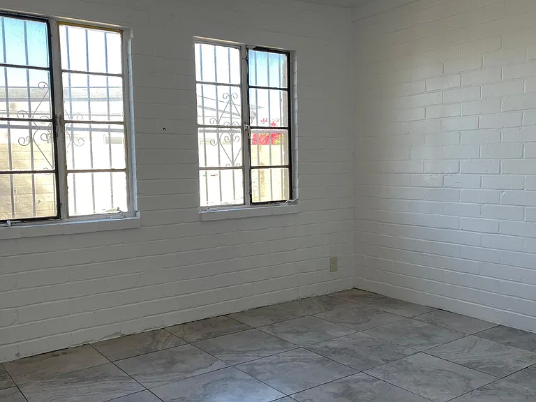 530 E Seneca St — Photo 11
