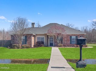 300 Bridgeport Ln, Carencro, LA 70520