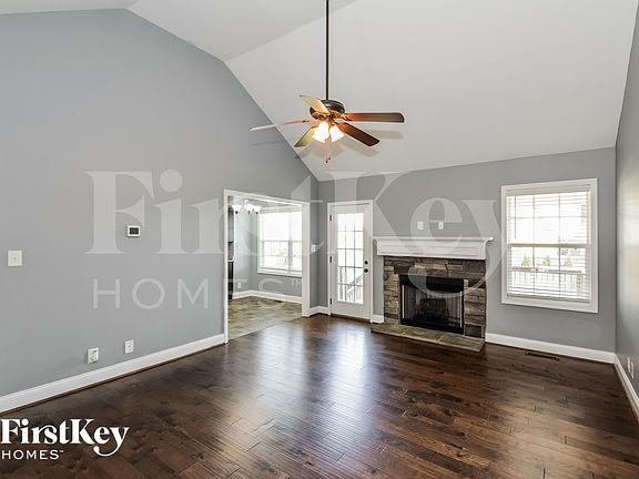 3rd image of 794 Banister Dr