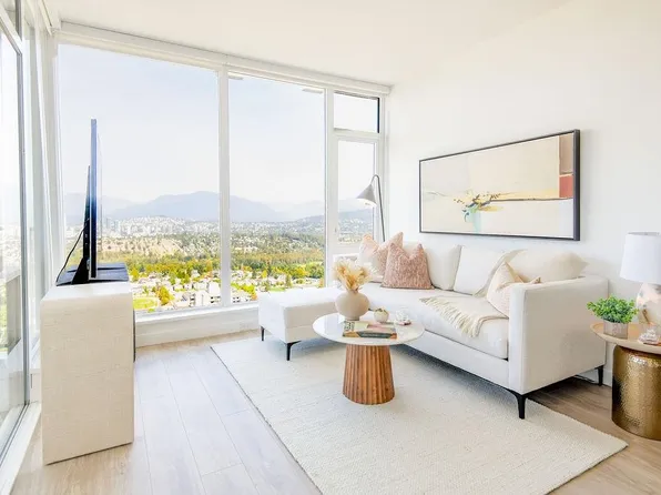 4988 Bennett St #2008, Burnaby, BC V5H 0L1