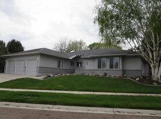 348 N Winged Foot Pl, Eagle, ID 83616