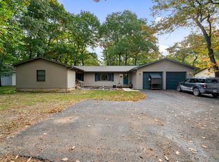 4639 Forest Trl, Indian River, MI 49749