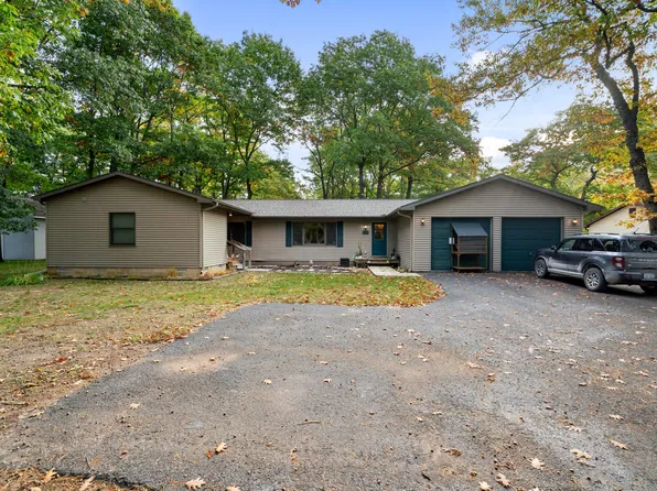 4639 Forest Trl, Indian River, MI 49749