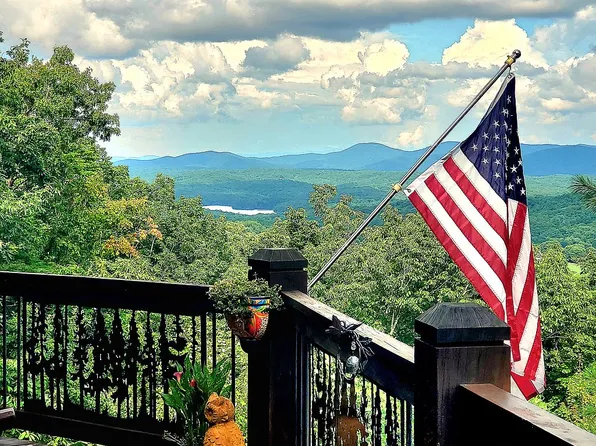 224 Overlook Way, Blue Ridge, GA 30513