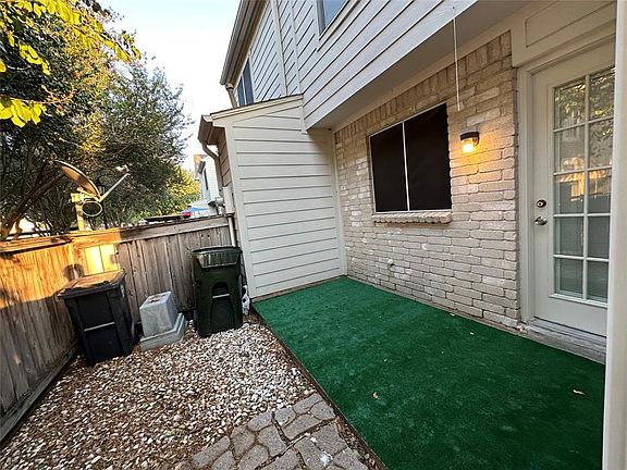 4th image of 2810 Grants Lake Blvd