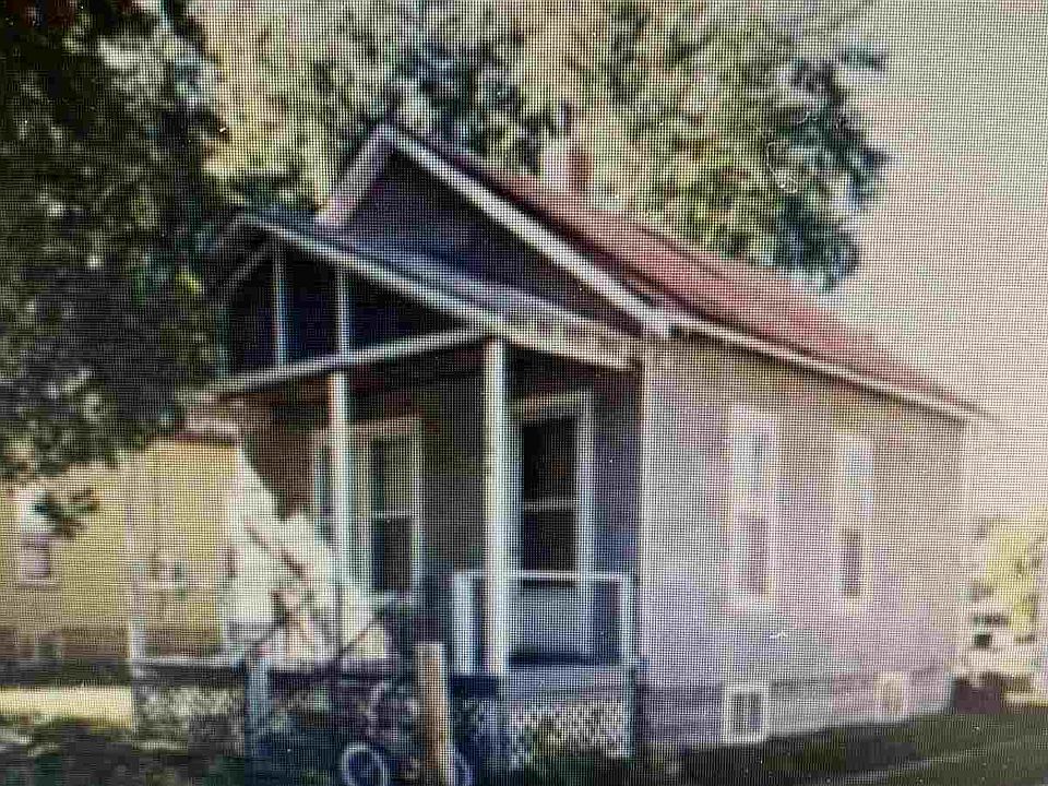 2nd image of 706 1st Ave SE