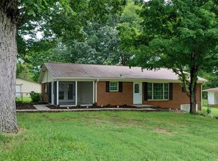 472 Chapel Dr, Lexington, NC 27295