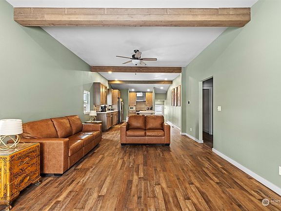 3rd image of 610 Balm Street