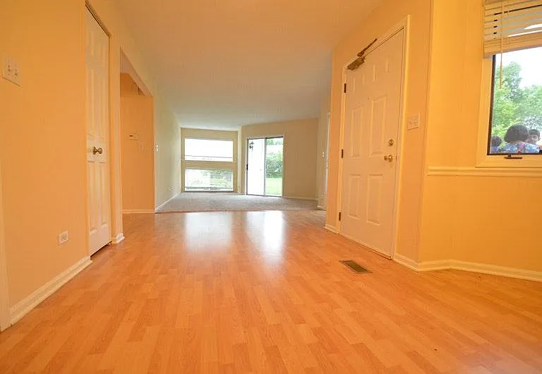 1050 Courtland Dr — Photo 5
