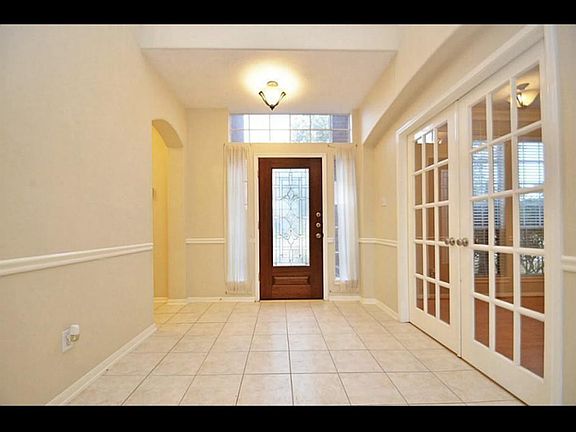 3rd image of 1211 Ventura Canyon Dr