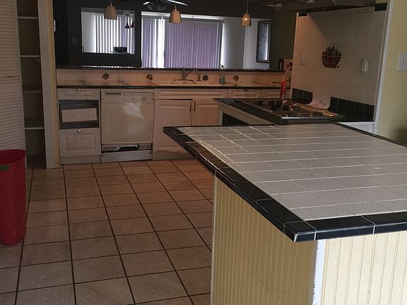 4th image of 310 Jeanette Dr